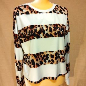 Shein leopard print Crew neck top sz M